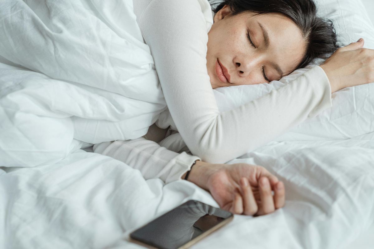 Come usare tranquillamento lo smartphone a letto